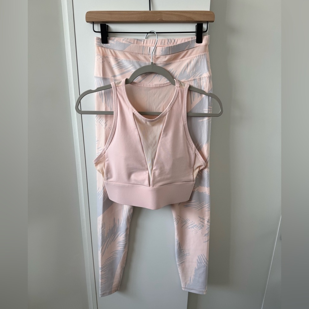 Fabletics set (top and bottom)